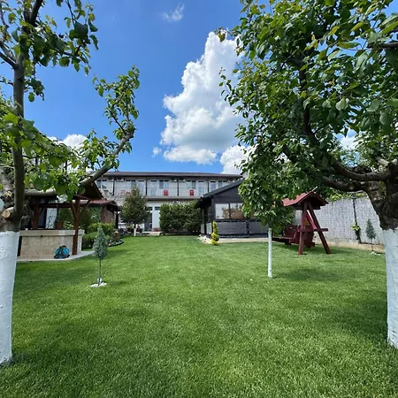 Pensión Casa Ralu 3*